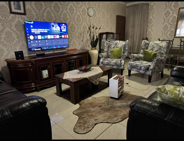 3 BEDROOM FREEHOLD FOR SALE IN MPOPHOMENI